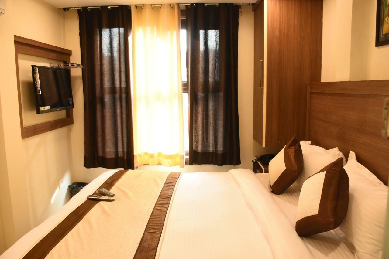 Hotel Kaushal Palace New Delhi Exterior photo